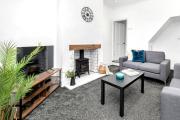 Cozy 2 Bedroom Chorlton House With Parking