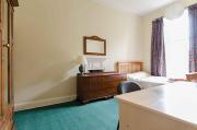 Elegant 4-Bed Home Near Edinburgh City Centre