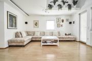 Matic Spacious Modern Apartment
