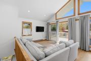 Top South Kingstown