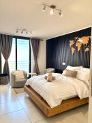 Bela Luxury Suite-Near Wernhill