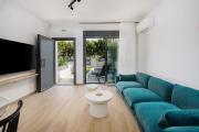 No7 Pool House