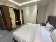 202 JRE apartment with stunning boulevard veiw