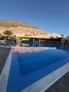 Sunny Apto Castle Harbour