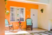 Family 2BR Townhouse Beach Access, Pool Fast Wi-Fi