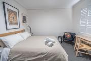 Clovelly beach ground floor apartment with garage