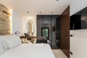 Una Rooms