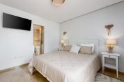 Torrequebrada Golf Resort - Luxury Apartment with Terrace, Pool & Private Parking