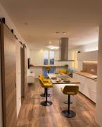 NEW Modern Apartment in City Center