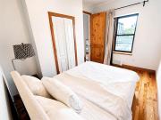 Spacious, 6 Min Walk to PATH, 15 Min to FIFA & NYC, 3