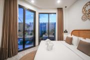 Sunny Nine Villa Chic 2BR Near Batu Belig Beach