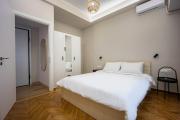 Kefi - Bright 2BR Athens Apartment