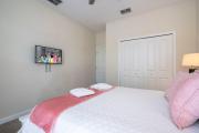 Spacious 5BR at ChampionsGate - Hot Tub
