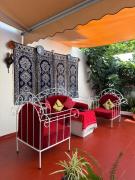 Giant House, Private Patio & Ultra-Fast Wi-Fi