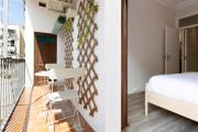 22PAR1006 Newly refurbished 2bed apartment in Paral