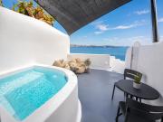 Top Oia