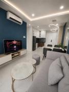 Lafayette 2BR City View - Terra Royal Apartment near Pink Church