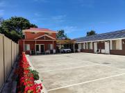Colonial Lodge Motel