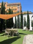 Appartamento con parcheggio privato in proprietà e giardino esclusivo
