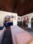 Top Atins