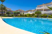 Beach Apartment - Pool - 6px - AC