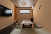 鶴Inn 贅沢な和モダン一軒家 鶴橋駅徒歩5分 難波 梅田 天王寺 関西空港 奈良へ直通 瑠璃居