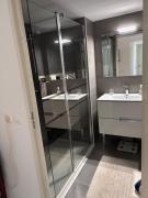 Spacious and quiet, air conditioning, parking, high floor