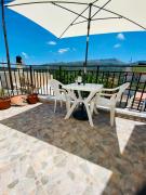 Top Sitia