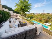House with pool and barbecue, 25 minutes from the beach