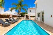 Top Paralimni