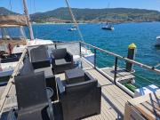 Duerme en un barco