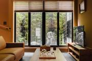 Tsuru INN JR Kintetsu, Direct Nara KIX momowai