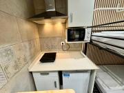 Nuevo Estudio con baño privado frente al metro BCN