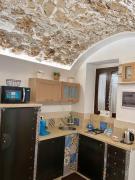 Top Noto