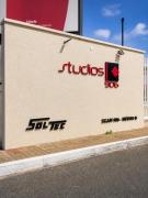 Studio moderno com ar-condicionado