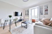 Stylish 1BR view of River Seine and Eiffel Tower