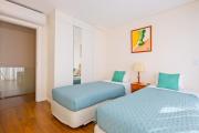 Twin Room in Shared House in Belém