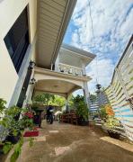 Nimrods Cafe - Airconditioned Queen Beds with Starlink Wi-Fi