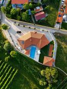 Villa BASTO