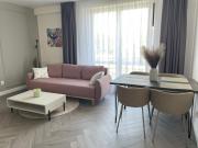 Rose and Oak Apartment
