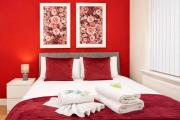 Stunning 3 bed house in the heart of Newport, sleeps 7