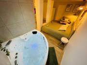 Suite Émeraude - Romance avec Spa Privé - 402