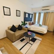 Sky-High Luxury Studio at Knightsbridge Residences