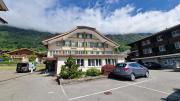 Stilvolle, frisch renovierte Wohnung in historischem Haus von 1851 nahe Interlaken
