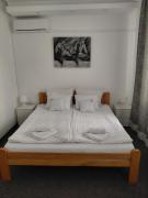 BUDGET Guest Room in Central Pedestrian Zone - Renovated