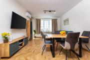 Alvera Home 1BR apartment with Private Parking