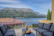 Prime Sea View & Cozy Courtyard