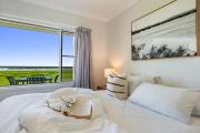 Top Lennox Head