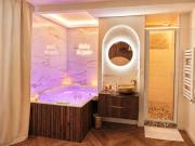 ROYALE by LALIE - Luxe & SPA