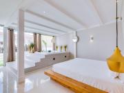 Villa Monica with Private Pool and Jacuzzi